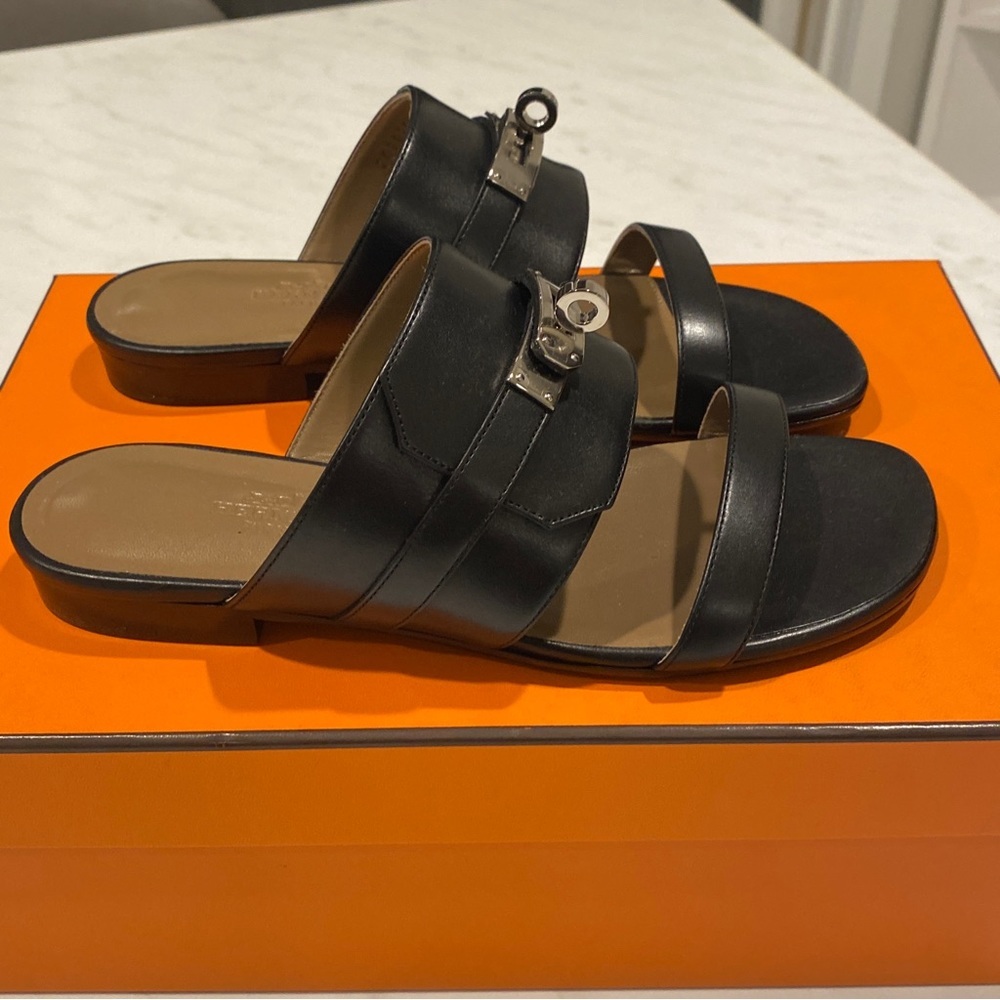 NIB HERMES AVENUE SANDALS WITH KELLY LOCK - Size 36 - Picture 2 of 3
